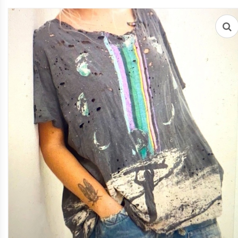 Magnolia Pearl Rainbow Surfer Tee